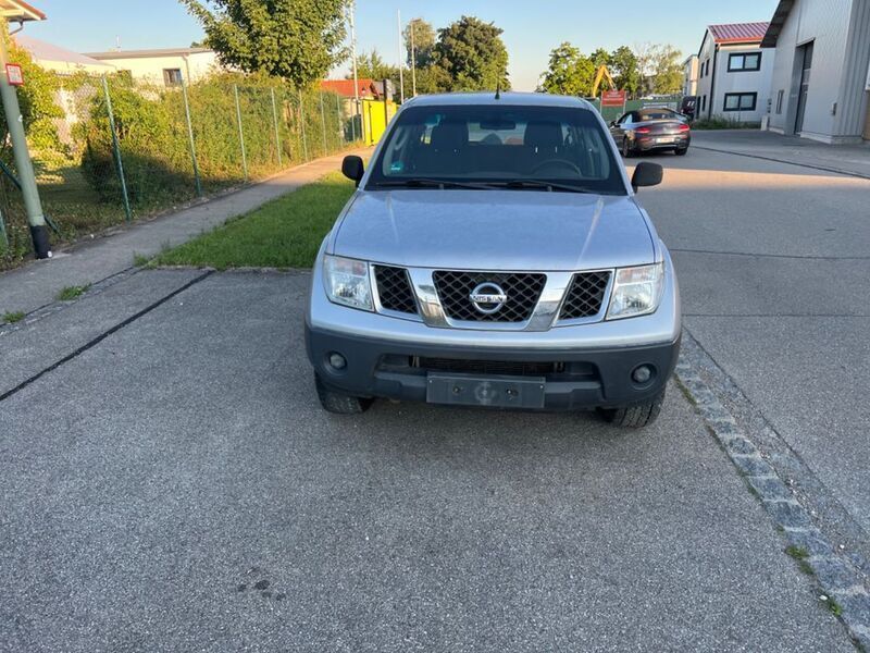 Silber Gebraucht 2007 Nissan Navara Abholung | 3.500 € (Superpreis) - Bild 1/4