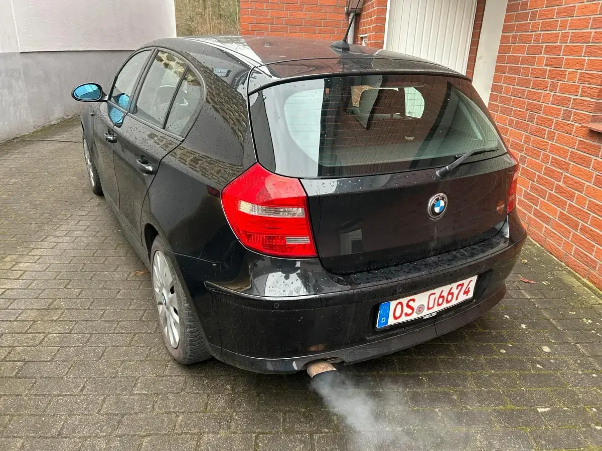 Gebraucht BMW 116 122 PS (89 kW) 2008 Schwarz Kleinwagen