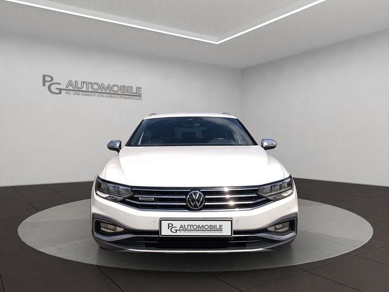 Weiß Gebraucht 2021 VW Passat Alltrack Kombi | 23.490 € (Guter Preis) - Bild 1/4