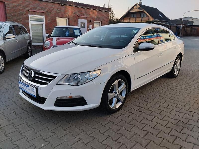 Second-hand VW Passat Basis 160 CP (117 kW) 2011 Alb Berlinǎ
