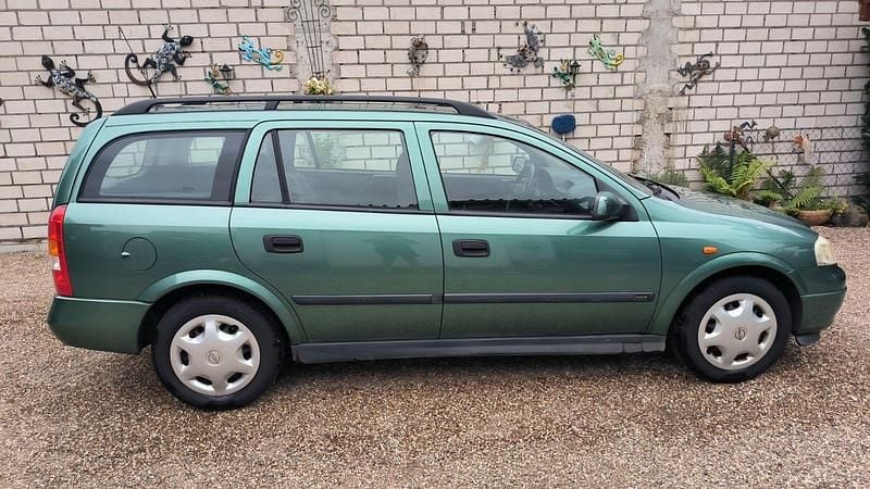 Grün Gebraucht 1998 Opel Astra Comfort Kombi | 1.600 € (Fairer Preis) - Bild 1/4
