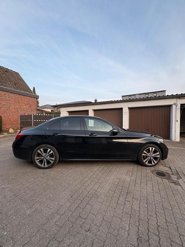 Gebraucht Mercedes C300 258 PS (189 kW) 2019 Schwarz Limousine