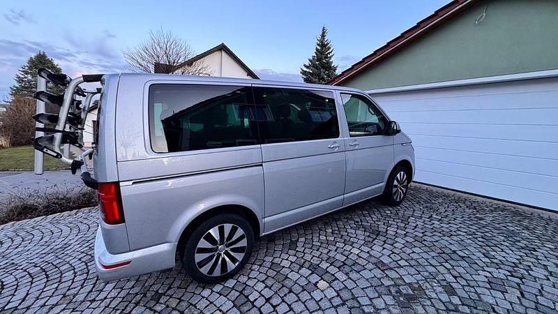 Gebraucht VW Multivan 150 PS (110 kW) 2021 Silber Van