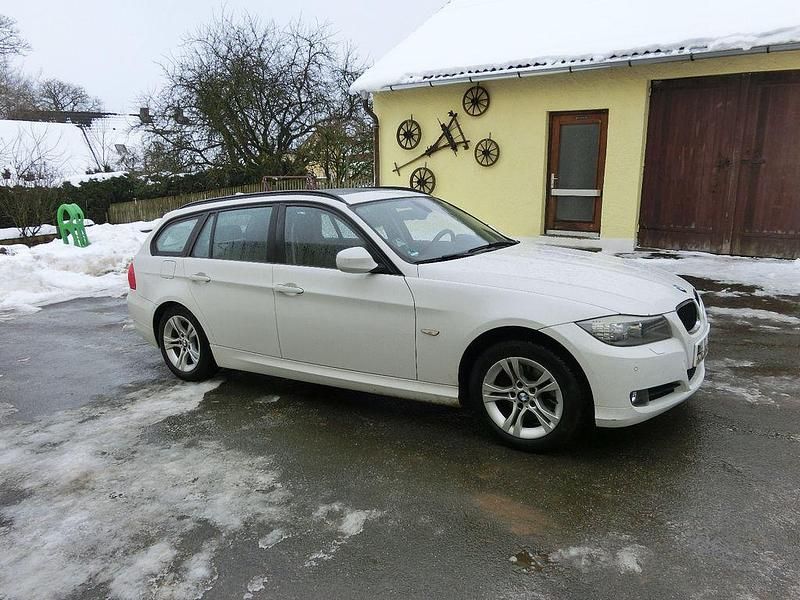 Gebraucht 2012 BMW 320 Lifestyle Kombi | 5.900 € (Superpreis) - Bild 1/4