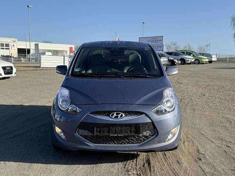Gebraucht Hyundai ix20 Style 125 PS (91 kW) 2012 Blau Kleinwagen