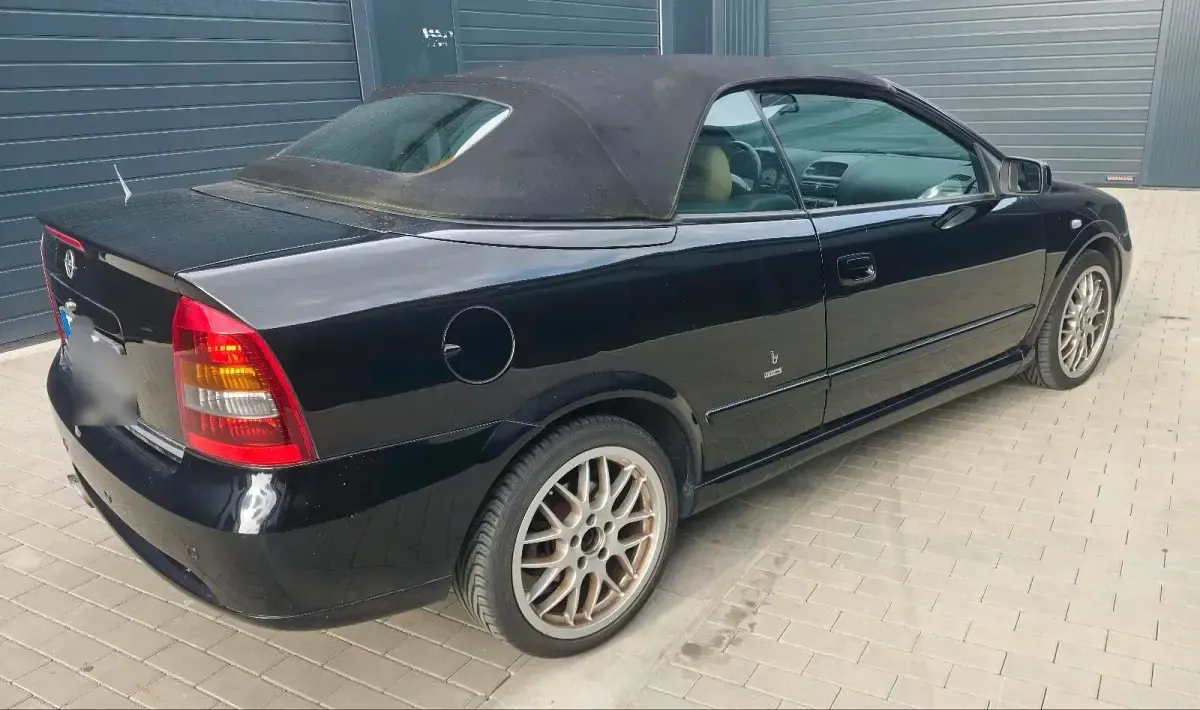 Gebraucht Opel Astra 125 PS (91 kW) 2003 Schwarz Cabrio
