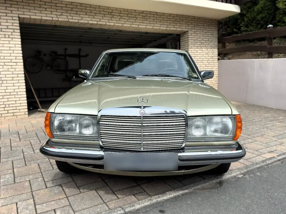 Gebraucht Mercedes 230 109 PS (80 kW) 1979 Silber Coupé