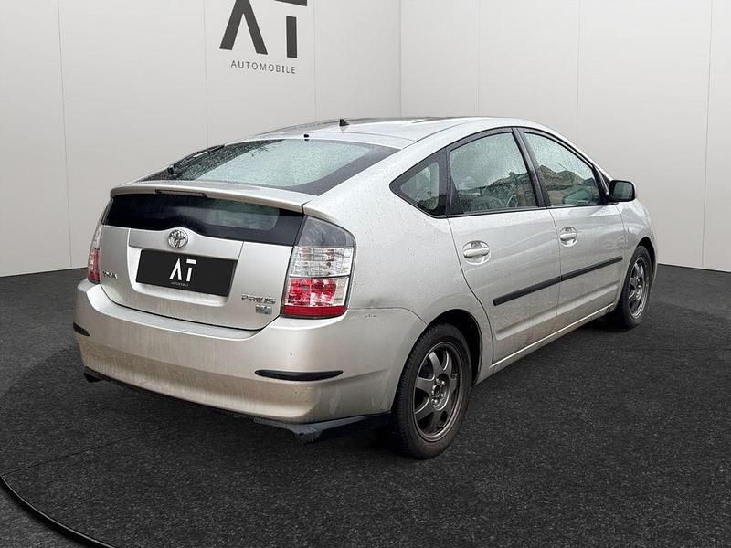 Gebraucht Toyota Prius Sol 77 PS (56 kW) 2005 Silber Kleinwagen