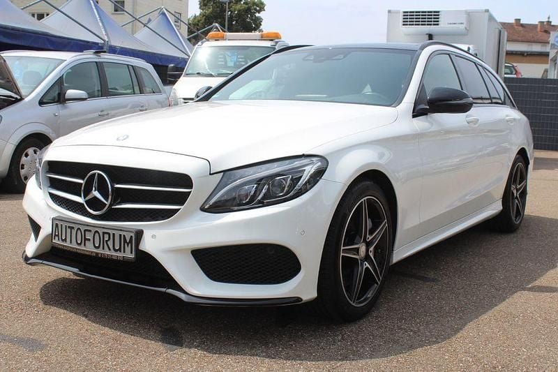 Weiß Gebraucht 2016 Mercedes C400 AMG line Limousine | 21.900 € (Guter Preis) - Bild 1/4