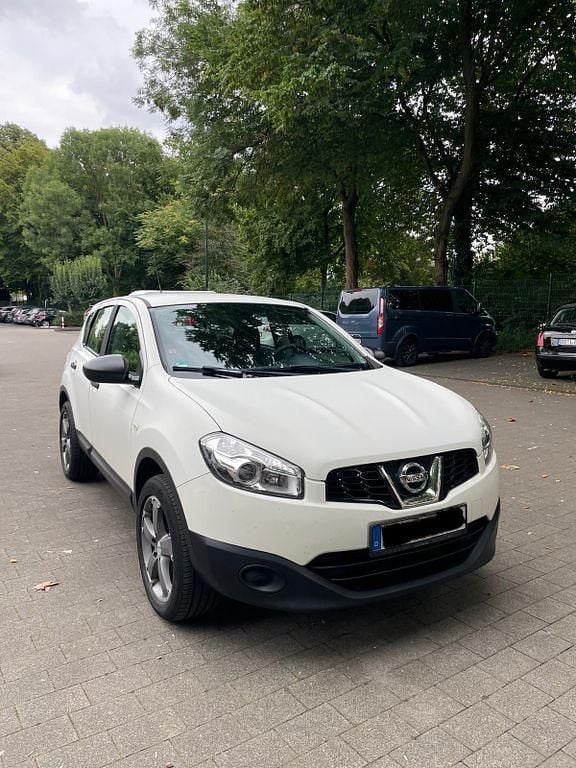 Weiß Gebraucht 2012 Nissan Qashqai SUV | 5.000 € (Fairer Preis) - Bild 1/4