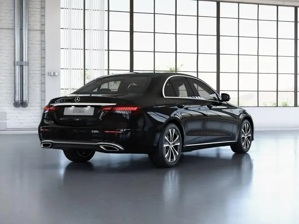 Usado Mercedes E220 Exclusive 200 CV (147 kW) 2023 Negro Berlina
