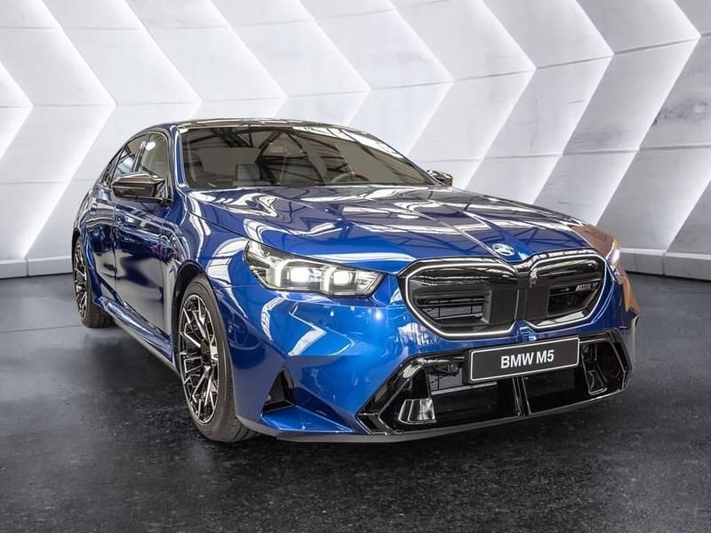 Neu BMW M5 Comfort Edition 728 PS (535 kW) 2025 Marina bay blue Limousine