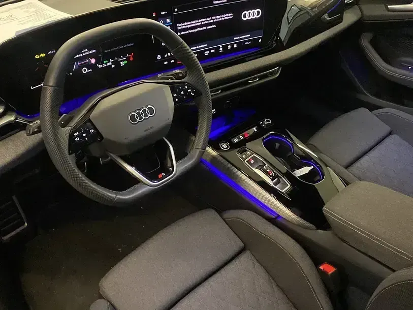 Gebraucht Audi A5 S-line plus 204 PS (150 kW) 2025 Grau Kombi
