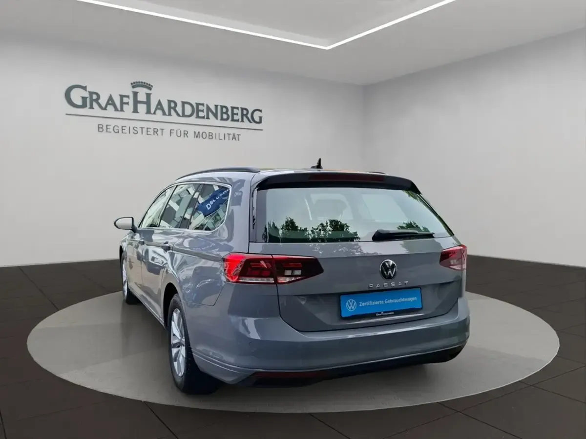 Gebraucht VW Passat Business 150 PS (110 kW) 2023 Grau Kombi