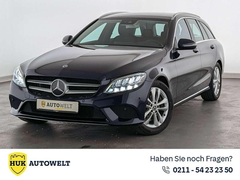 Cavansitblau lack Gebraucht 2020 Mercedes C300 Avantgarde Limousine | 25.960 € - Bild 1/3