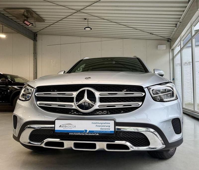 Silber Gebraucht 2022 Mercedes GLC300 SUV | 38.970 € (Superpreis) - Bild 1/4