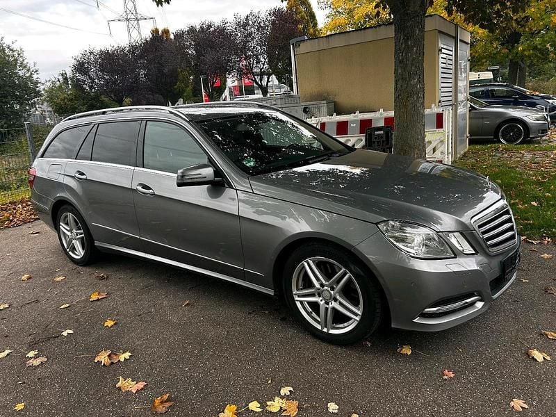 Grau Gebraucht 2013 Mercedes E250 Avantgarde Kombi | 12.500 € (Guter Preis) - Bild 1/4
