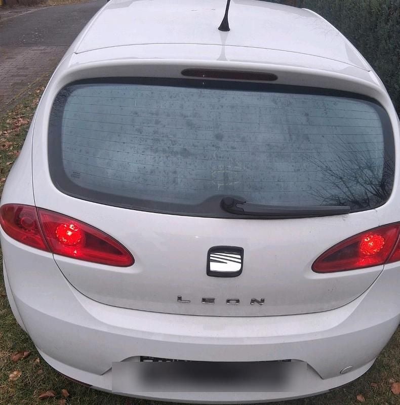 Gebraucht Seat Leon 102 PS (75 kW) 2009 Weiß Kleinwagen