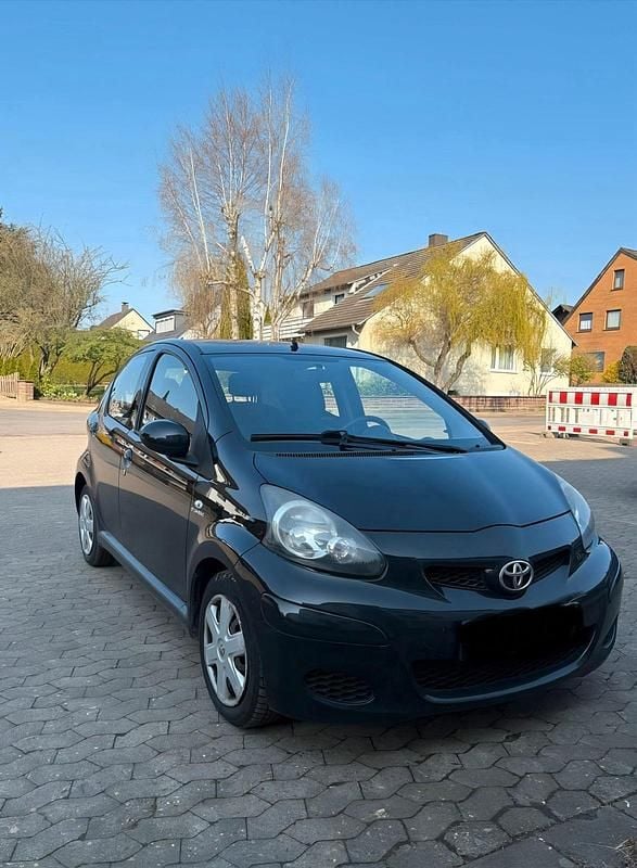 Gebraucht Toyota Aygo 68 PS (50 kW) 2012 Schwarz Kleinwagen