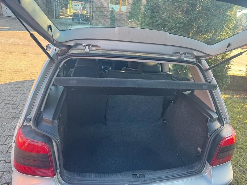 Gebraucht VW Golf IV 101 PS (74 kW) 1999 Grau Kleinwagen