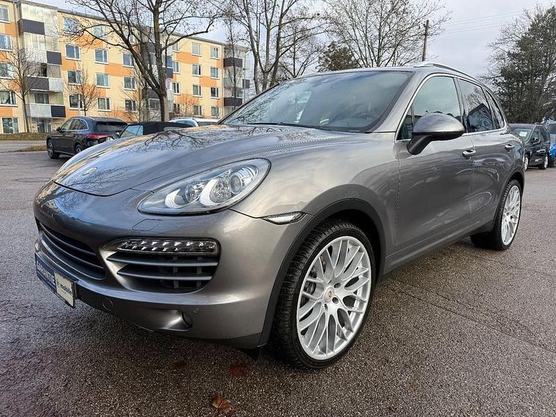 Grau Gebraucht 2013 Porsche Cayenne Chrono SUV | 14.950 € - Bild 1/4