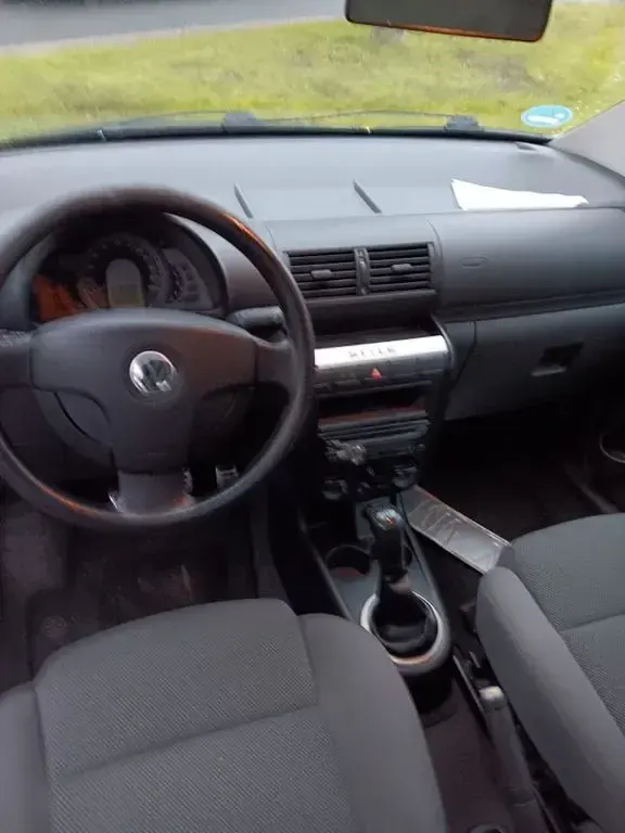 Usado VW Fox Style 75 CV (55 kW) 2010 Plateado Utilitario