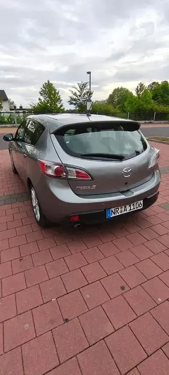 Gebraucht Mazda 3 Exclusive-Line 116 PS (85 kW) 2011 Silber Limousine