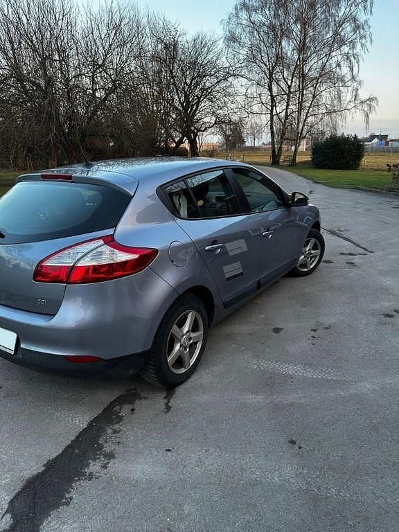 Blau Gebraucht 2010 Renault Mégane Limousine | 2.400 € (Guter Preis) - Bild 1/4