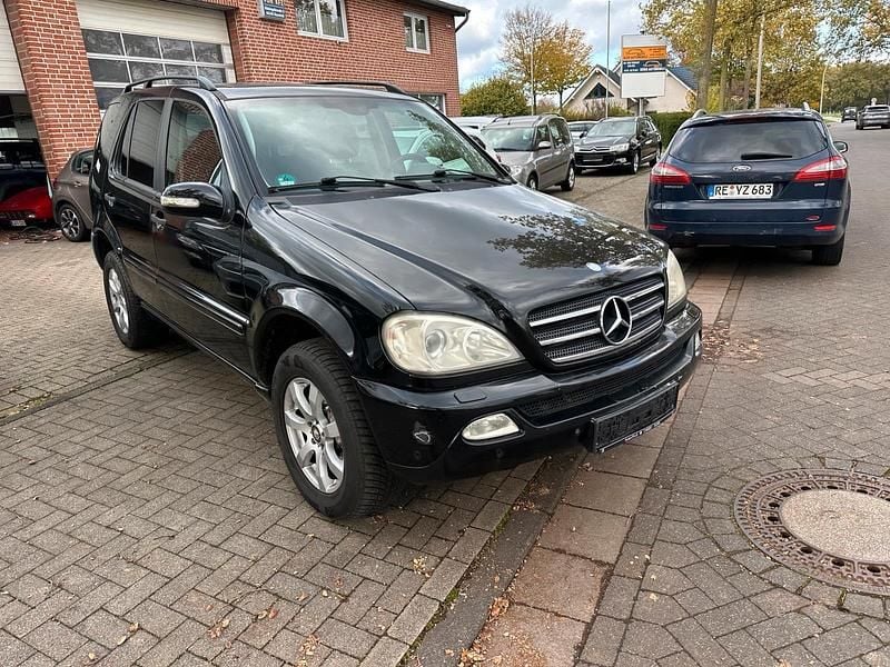 Gebraucht Mercedes ML270 163 PS (119 kW) 2004 Schwarz SUV