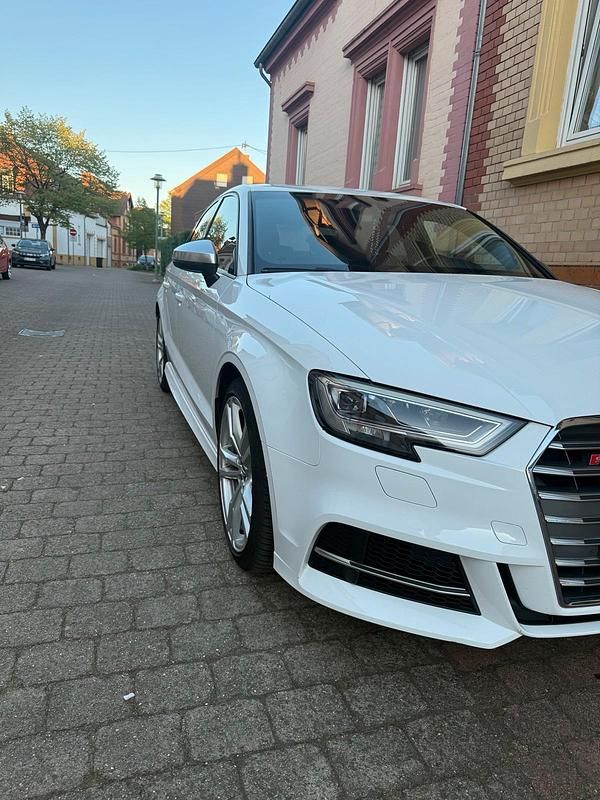 Gebraucht Audi S3 Comfort 300 PS (220 kW) 2020 Weiß Limousine