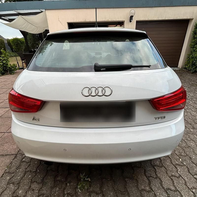 Gebraucht Audi A1 86 PS (63 kW) 2012 Weiß Kleinwagen