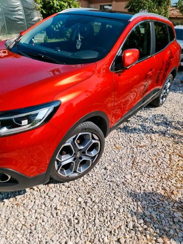 Rot Gebraucht 2018 Renault Kadjar Intens SUV | 13.000 € (Guter Preis) - Bild 1/4