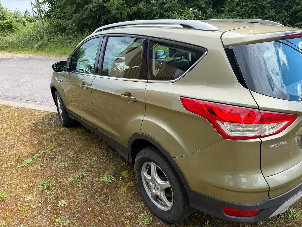 Gebraucht Ford Kuga Titanium 163 PS (119 kW) 2014 Braun SUV