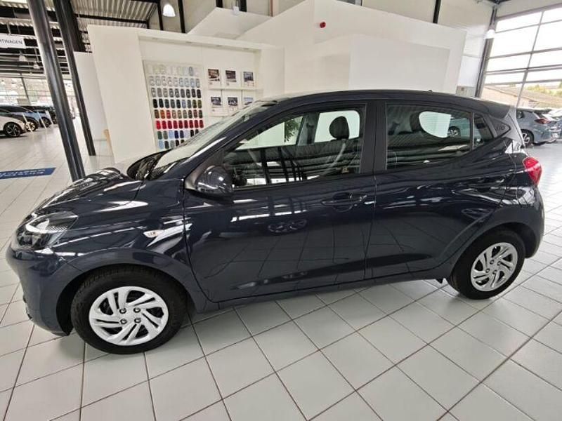 Gebraucht Hyundai i10 Select 63 PS (46 kW) 2024 Grau Kleinwagen