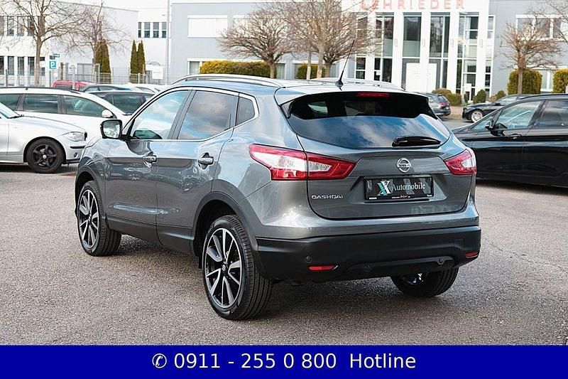 Gebraucht Nissan Qashqai Tekna 163 PS (119 kW) 2017 Grau SUV