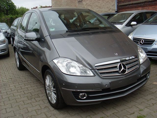 Gebraucht Mercedes A170 Elegance 116 PS (85 kW) 2009 Grau Van / Kleinbus