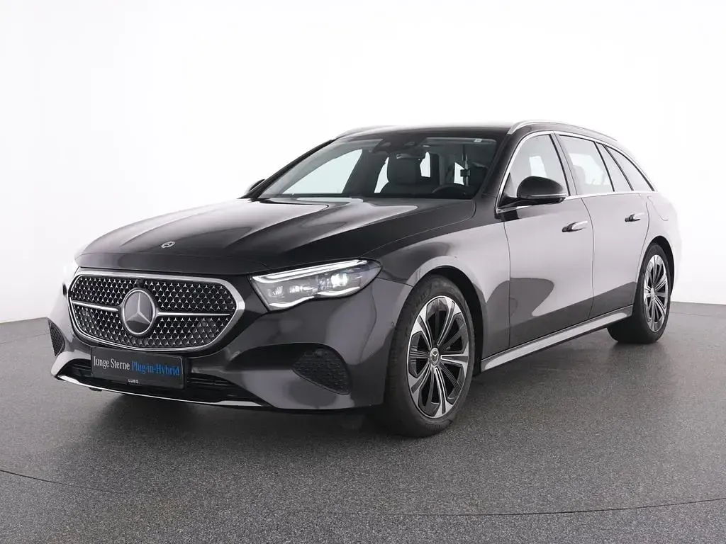 Gebraucht Mercedes E300 Avantgarde 204 PS (150 kW) 2025 Grau Limousine