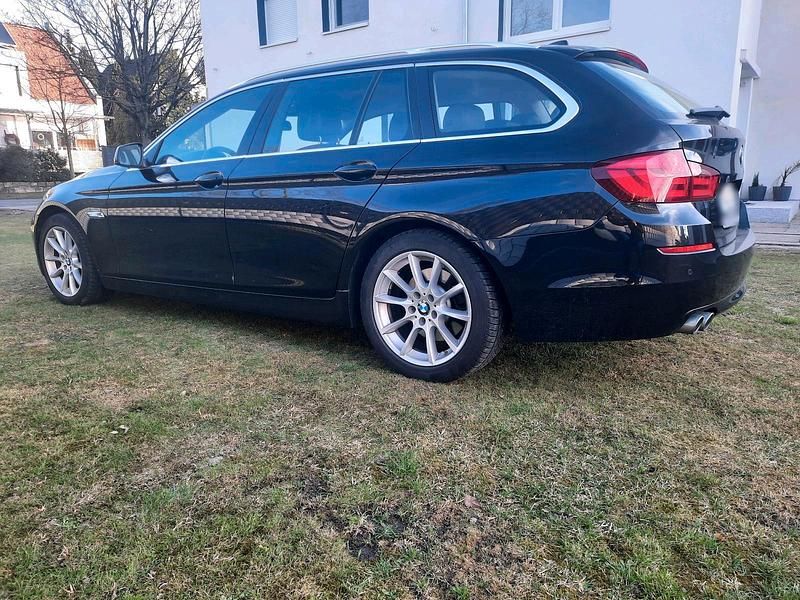 Gebraucht BMW 520 184 PS (135 kW) 2012 Schwarz Kombi