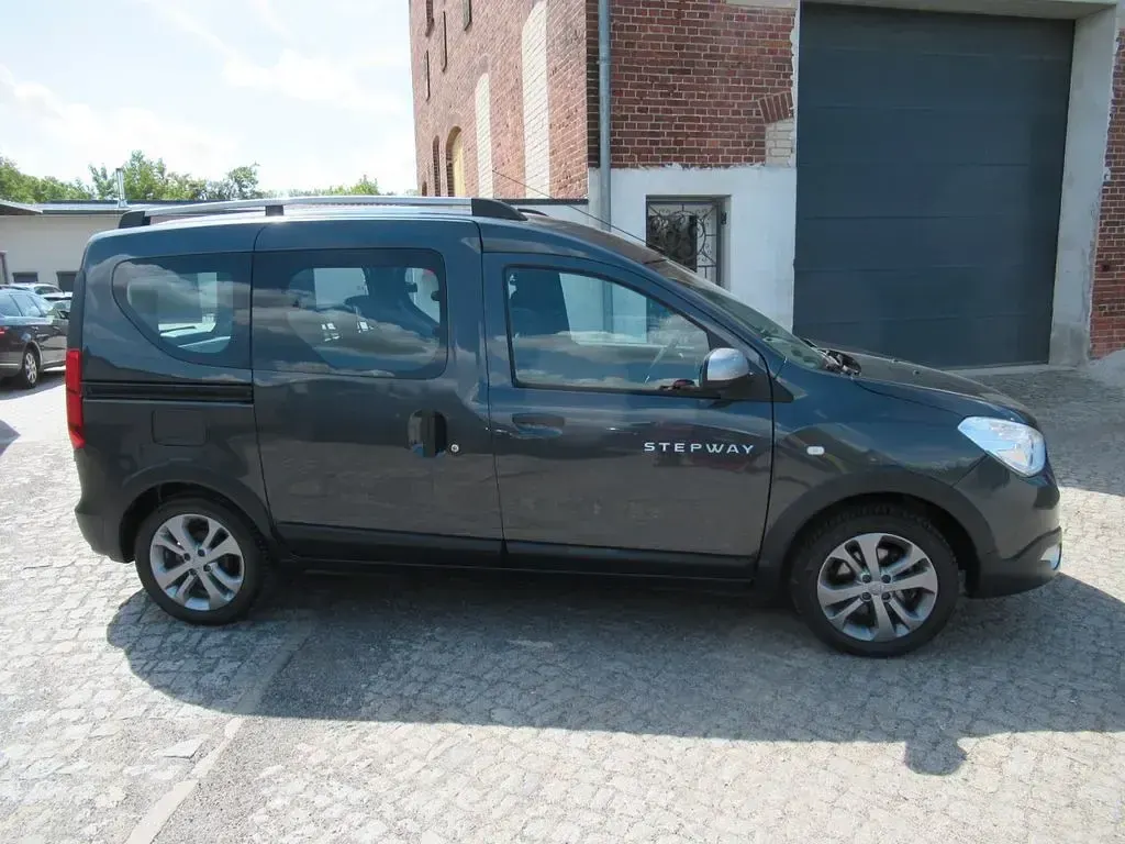 Gebraucht Dacia Dokker Stepway 116 PS (85 kW) 2016 Grau Van / Kleinbus