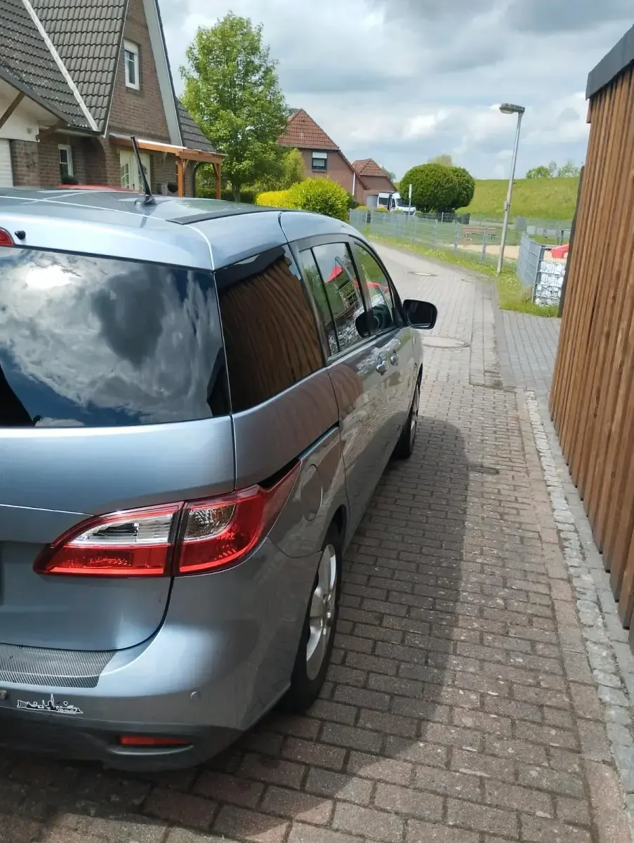 Gebraucht Mazda 5 116 PS (85 kW) 2011 Blau Van / Kleinbus