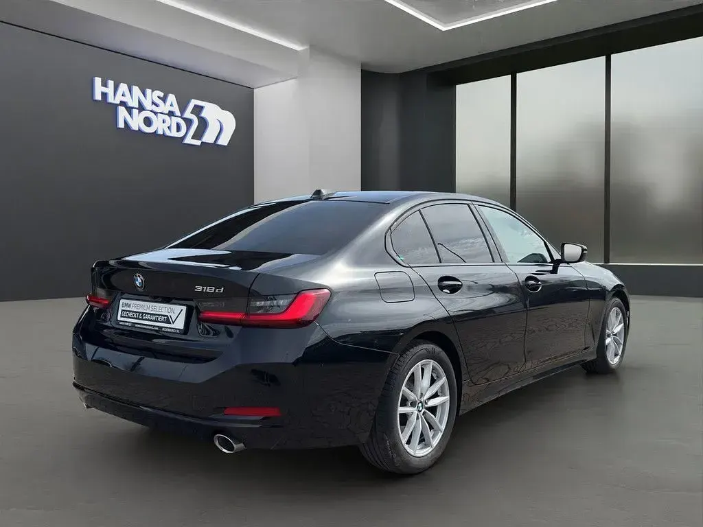 Gebraucht BMW 318 Comfort Edition 150 PS (110 kW) 2025 Schwarz / saphirschwarz (metallic) Limousine