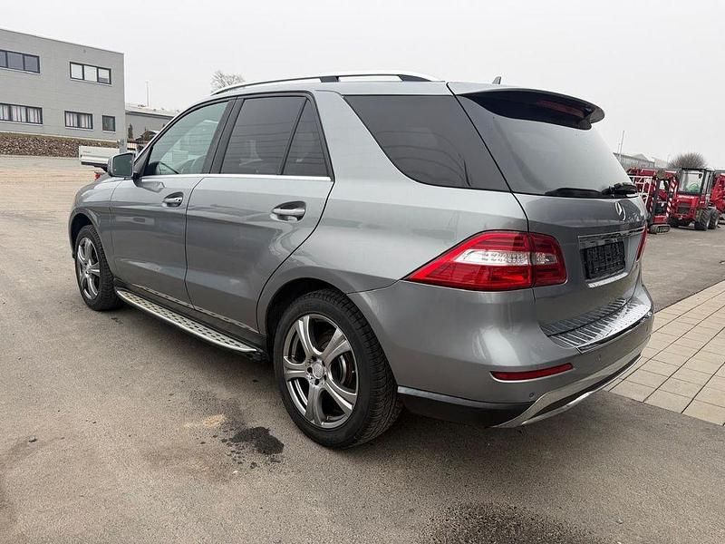 Gebraucht Mercedes ML350 258 PS (189 kW) 2012 Silber SUV