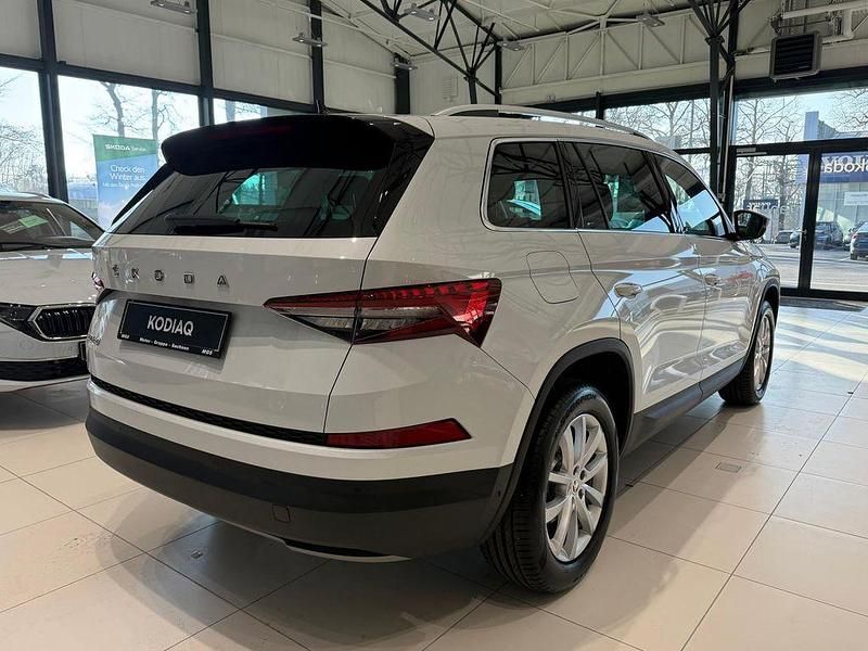 Gebraucht Skoda Kodiaq Style 150 PS (110 kW) 2022 Moonweiss metallic SUV