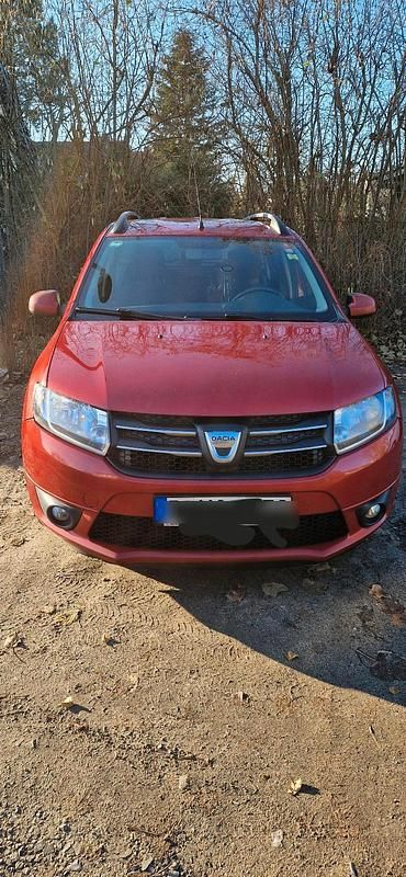 Rot Gebraucht 2016 Dacia Logan MCV Prestige Kombi | 4.490 € (Superpreis) - Bild 1/4