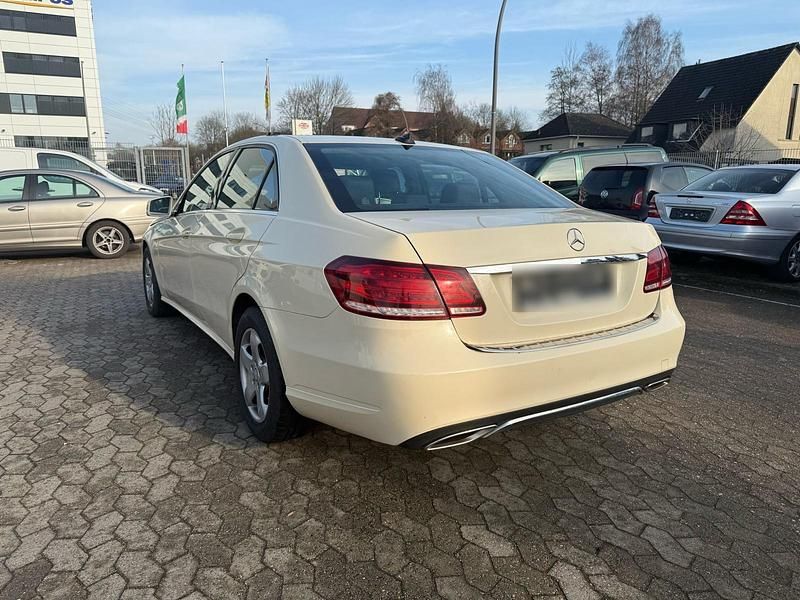 Gebraucht Mercedes E200 Avantgarde 150 PS (110 kW) 2016 Beige Limousine