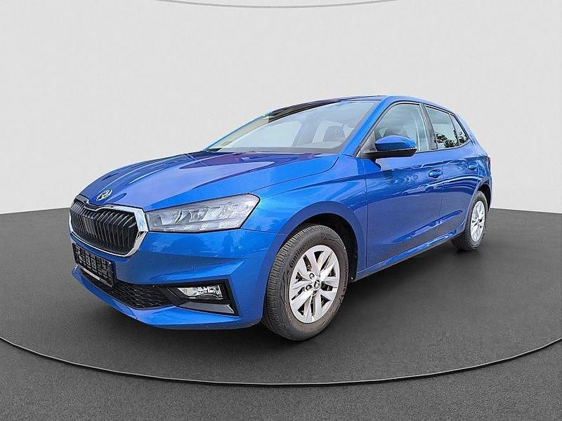 Raceblau metallic Gebraucht 2025 Skoda Fabia Selection | 19.890 € (Guter Preis) - Bild 1/4
