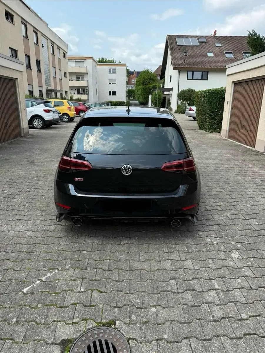 Gebraucht VW Golf VII GTI 245 PS (180 kW) 2019 Schwarz Limousine