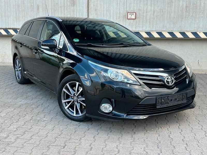 Schwarz Gebraucht 2014 Toyota Avensis Edition Kombi | 7.950 € (Fairer Preis) - Bild 1/4