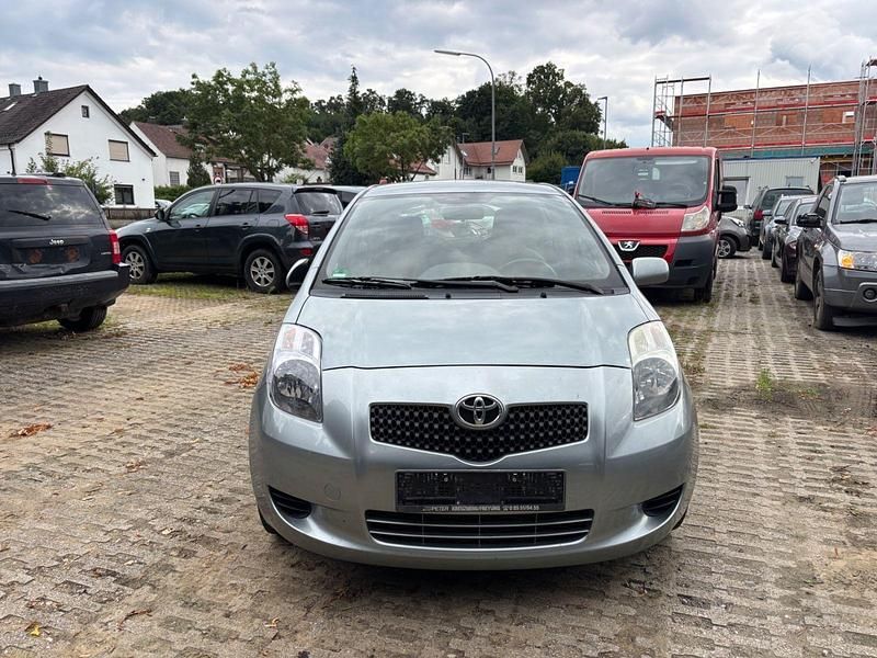 Silber Gebraucht 2006 Toyota Yaris Sol Kleinwagen | 2.250 € (Fairer Preis) - Bild 1/4
