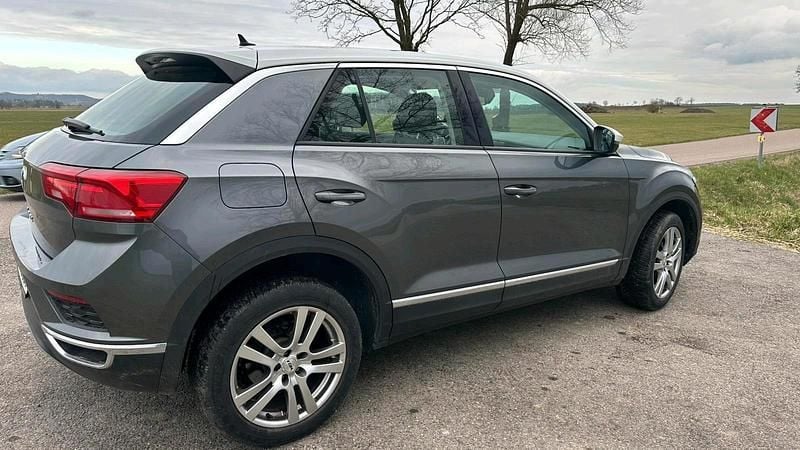 Gebraucht VW T-Roc 150 PS (110 kW) 2019 Grau SUV